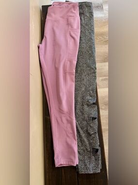 2 pairs of medium leggings fitkicks